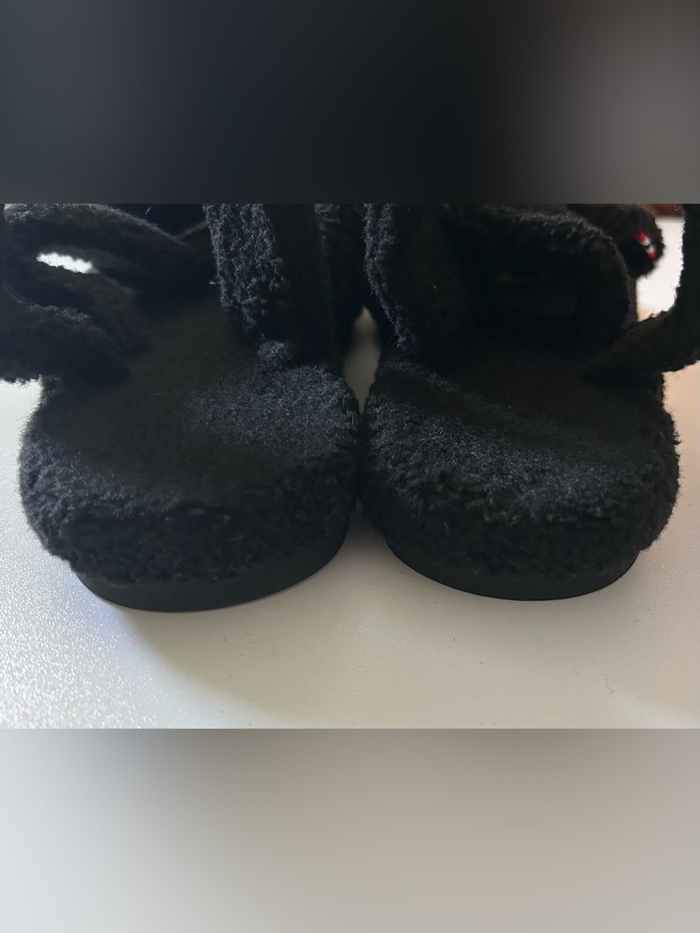HUNTER - Black Fuzzy Strap Sandals - Size 10 - Picture 6 of 9